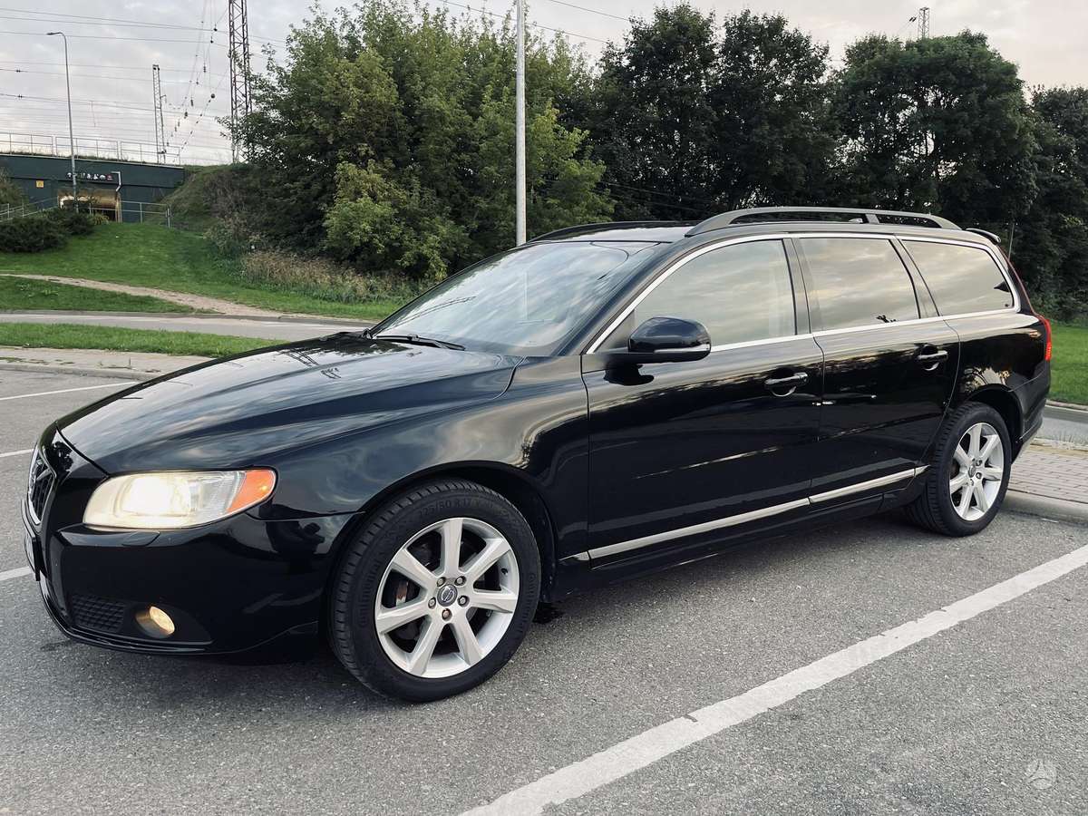 Volvo V70 2012 — photo 8