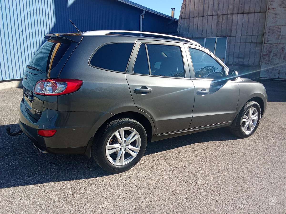 Hyundai Santa 2011 — салон
