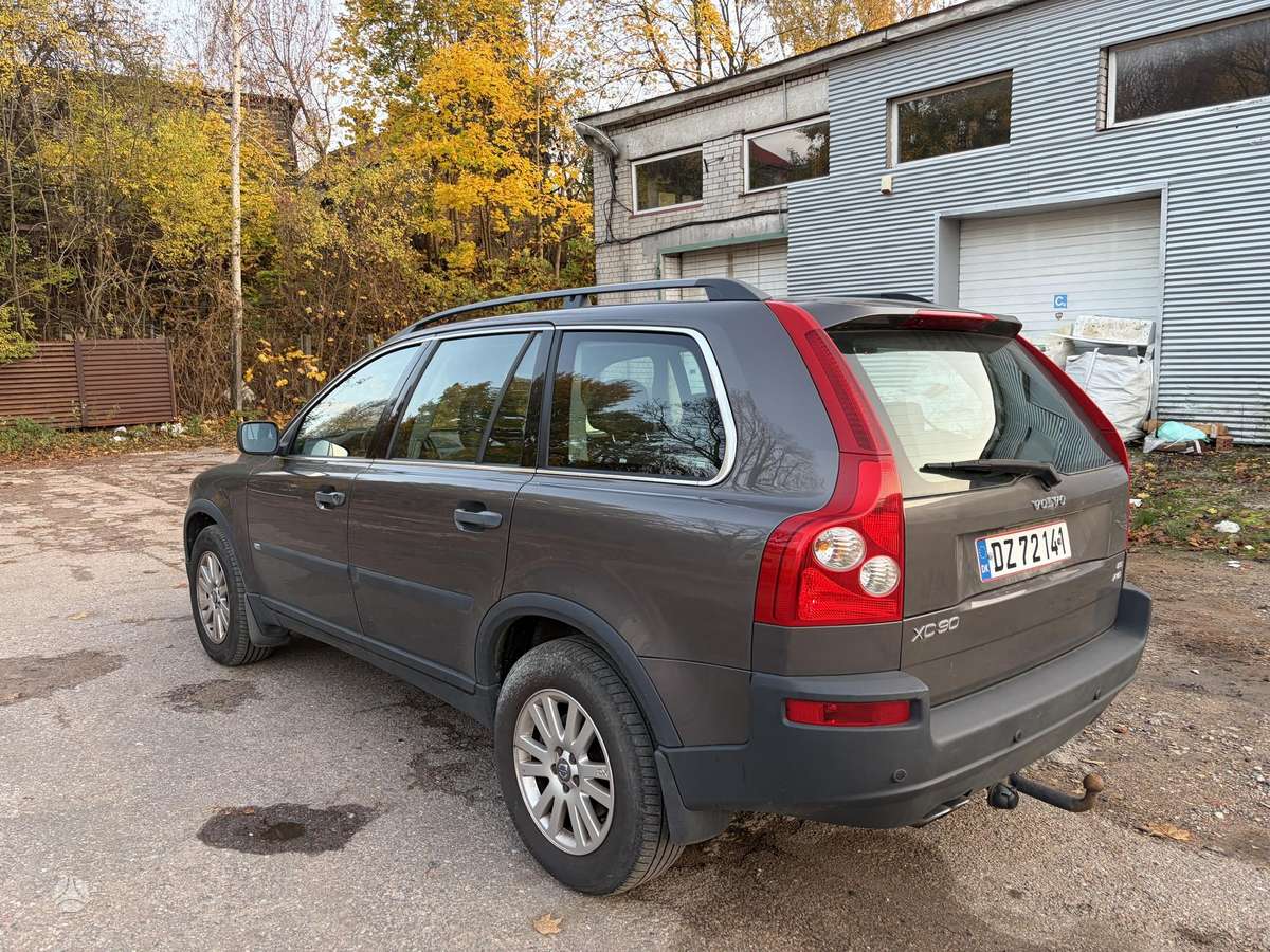 Volvo XC90 2006 — вигляд ззаду