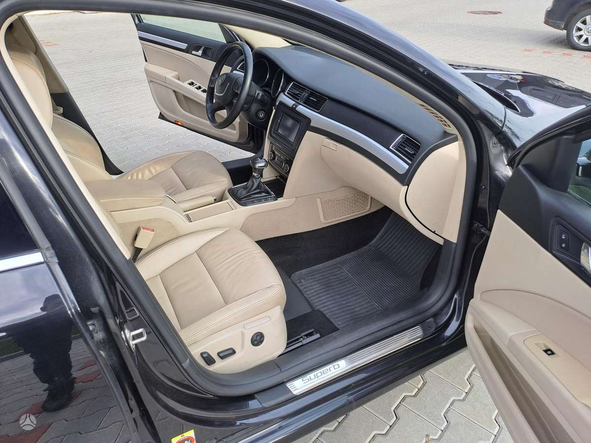 Skoda Superb 2010 — photo 11