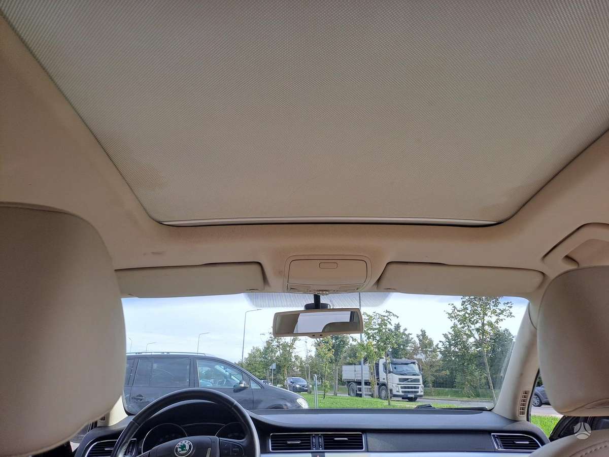 Skoda Superb 2010 — photo 17