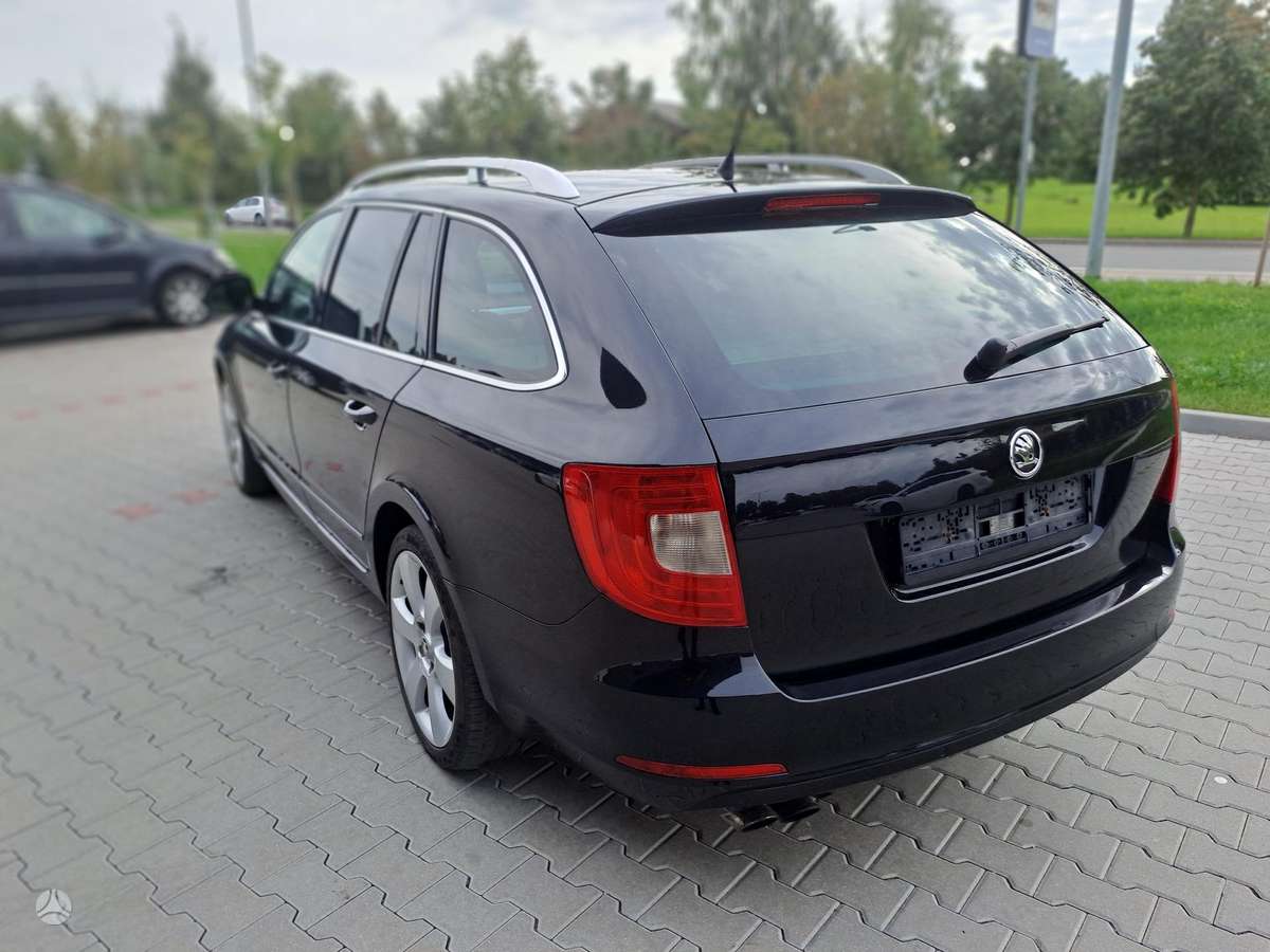 Skoda Superb 2010 — photo 6