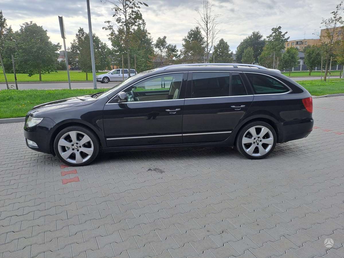 Skoda Superb 2010 — photo 8
