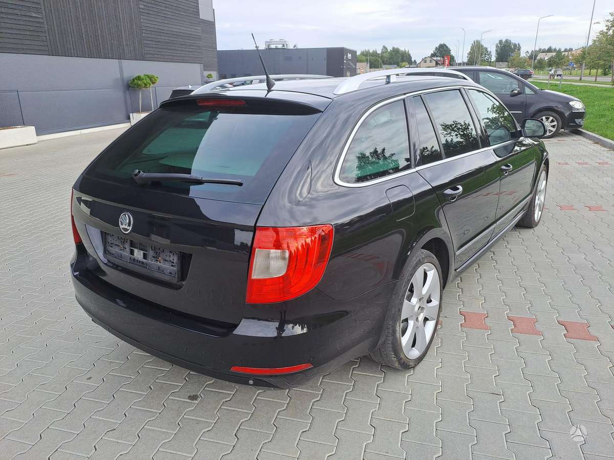 Skoda Superb 2010 — photo 9