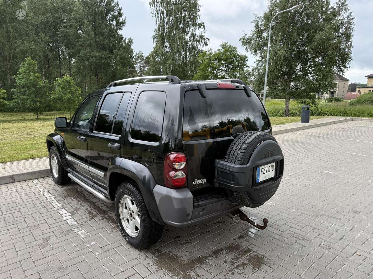 Jeep Cherokee 2005 — двигун 2778 cm³, 163 HP (120kW)