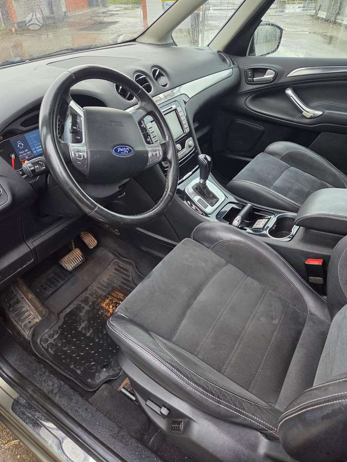 Ford Galaxy 2010 — фото 12