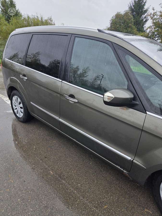Ford Galaxy 2010 — фото 13