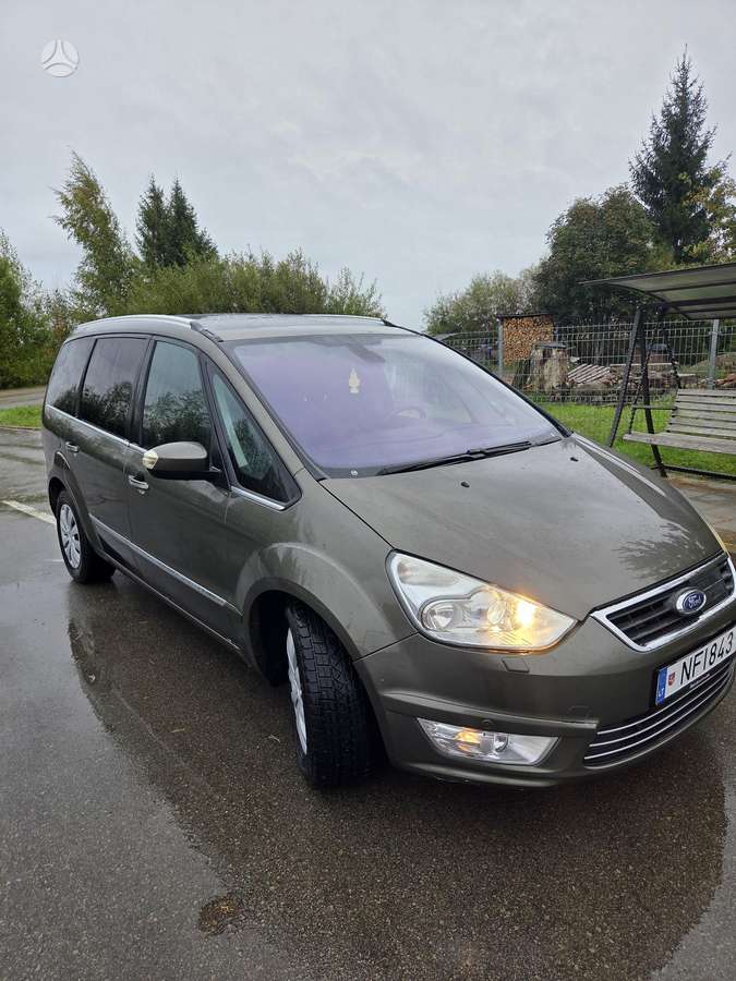 Ford Galaxy 2010 — салон