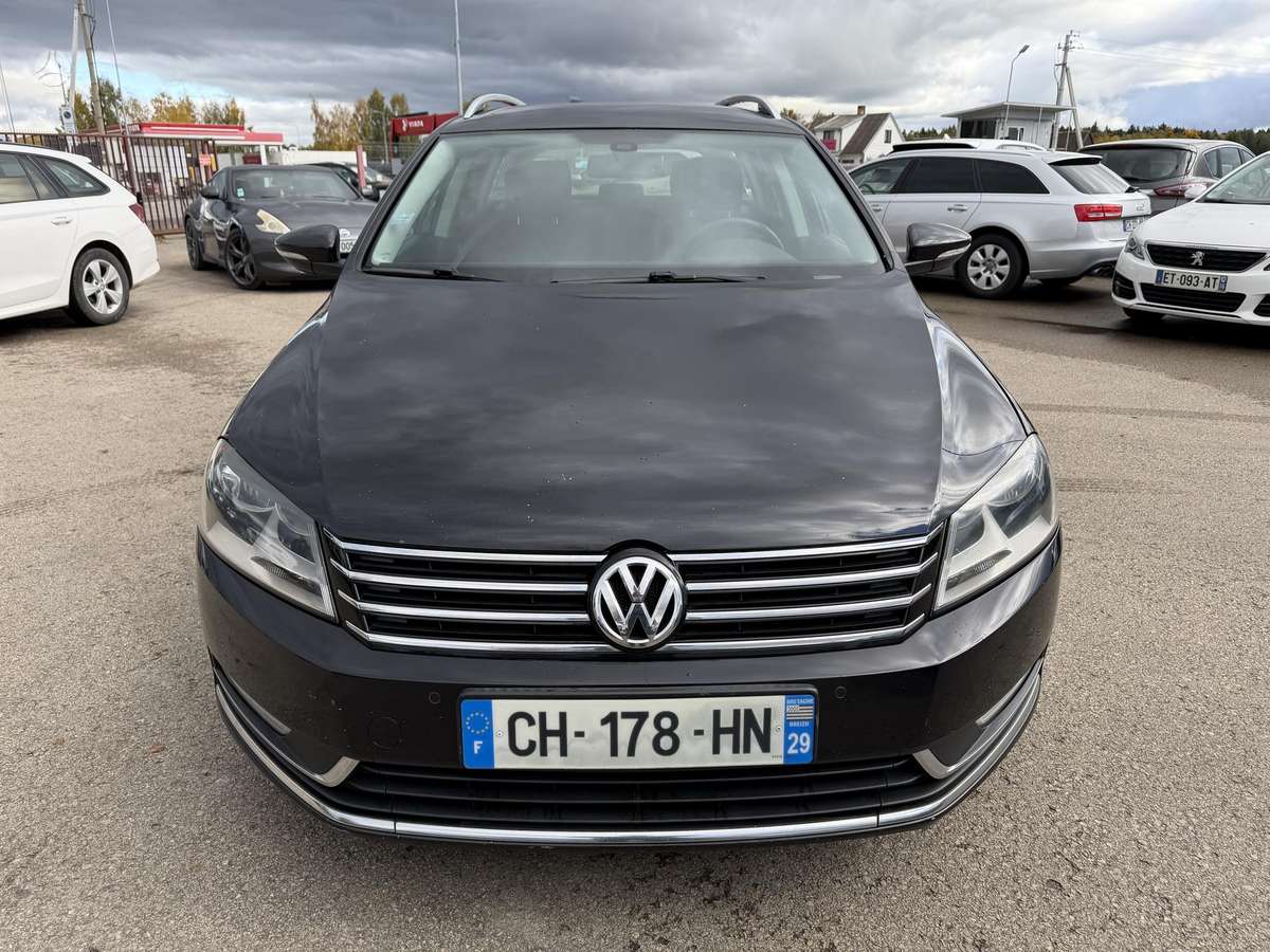 Volkswagen Passat 2012 — вигляд ззаду