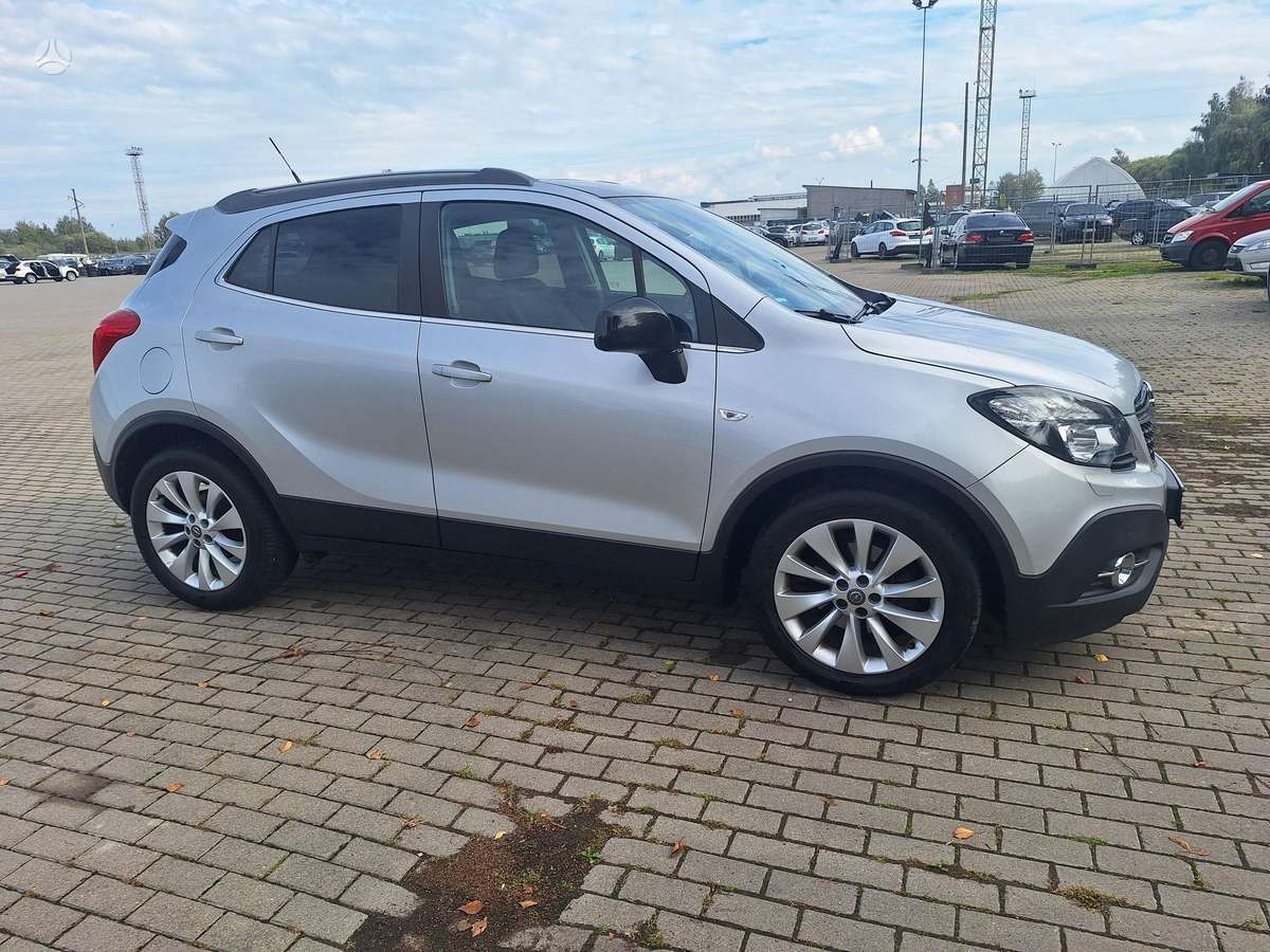 Opel Mokka 2015 — вигляд ззаду