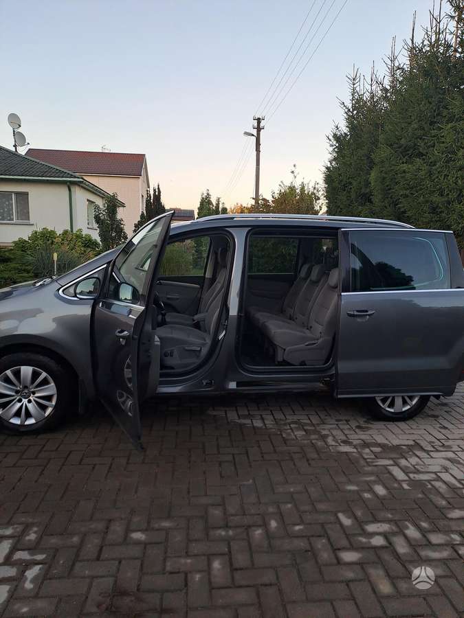 Volkswagen Sharan 2011 — photo 7