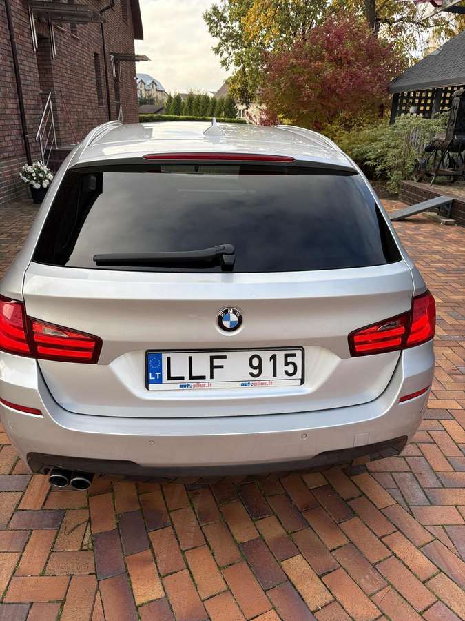 BMW 525 2011 — двигун 2993 cm³, 204 HP (150kW)