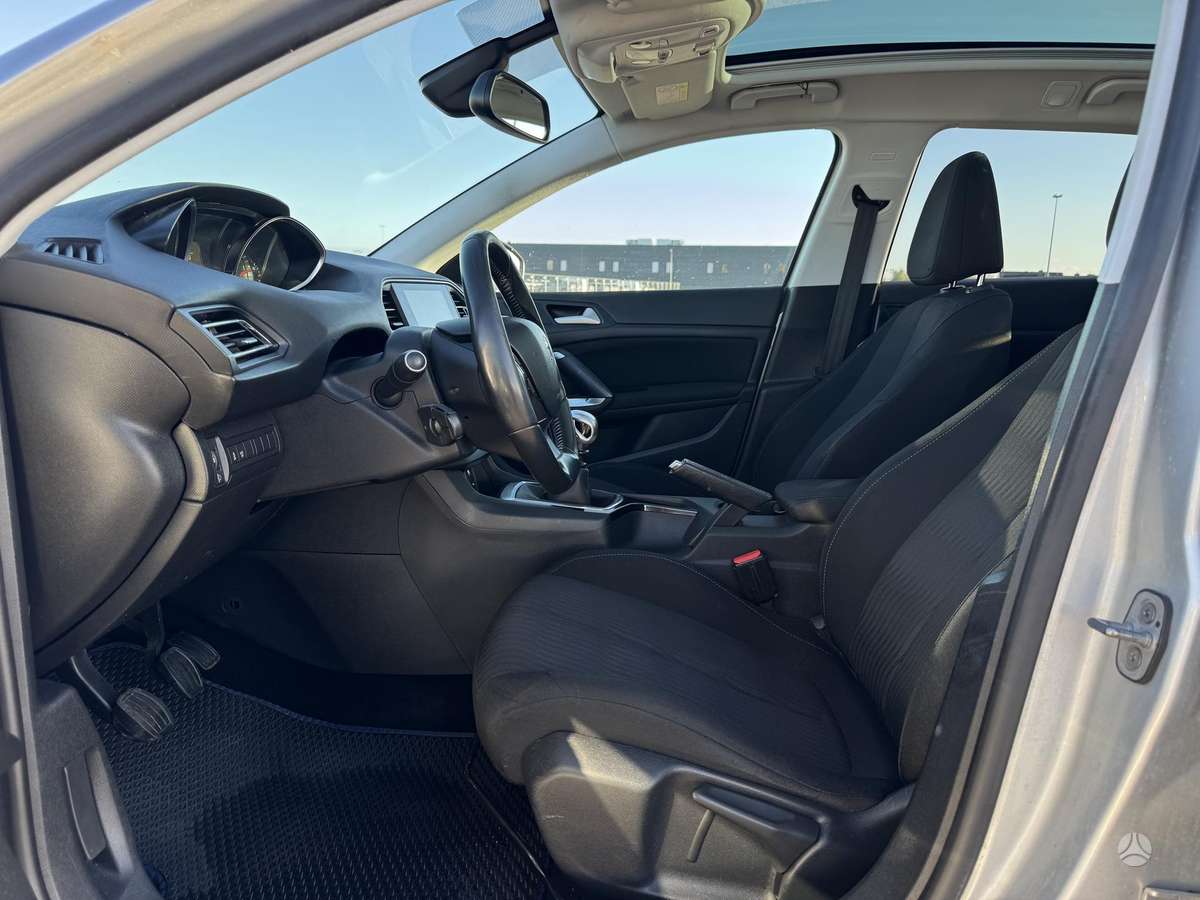 Peugeot 308 2014 — photo 12