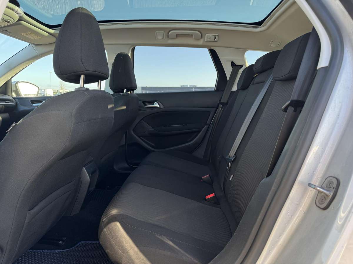 Peugeot 308 2014 — photo 13