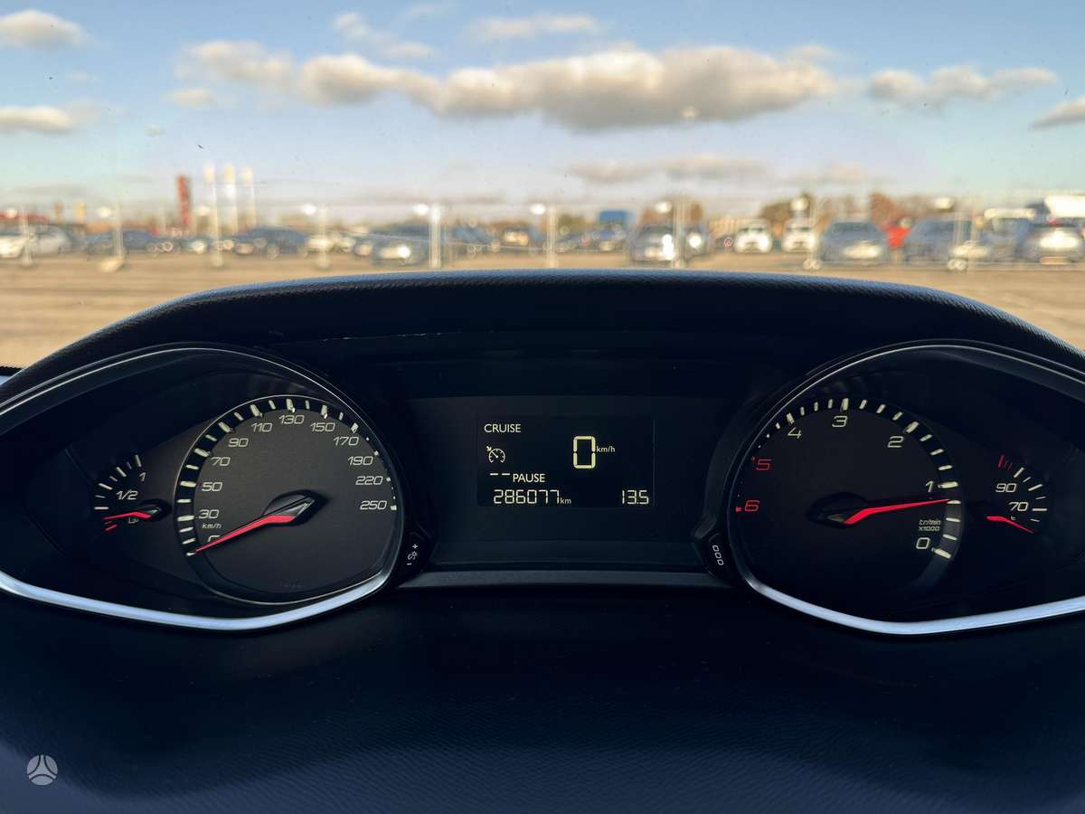 Peugeot 308 2014 — photo 24