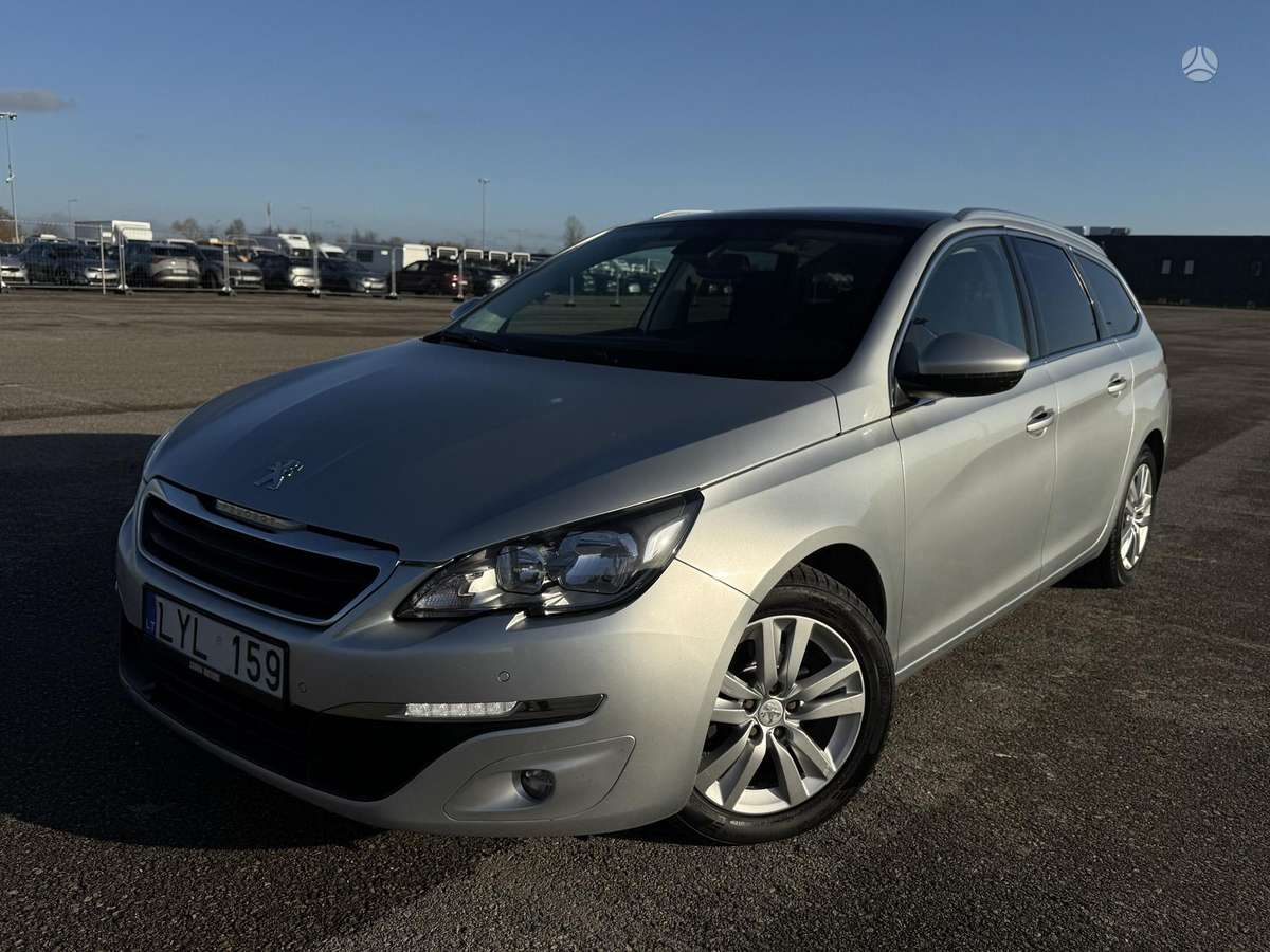 Peugeot 308 2014 — interior