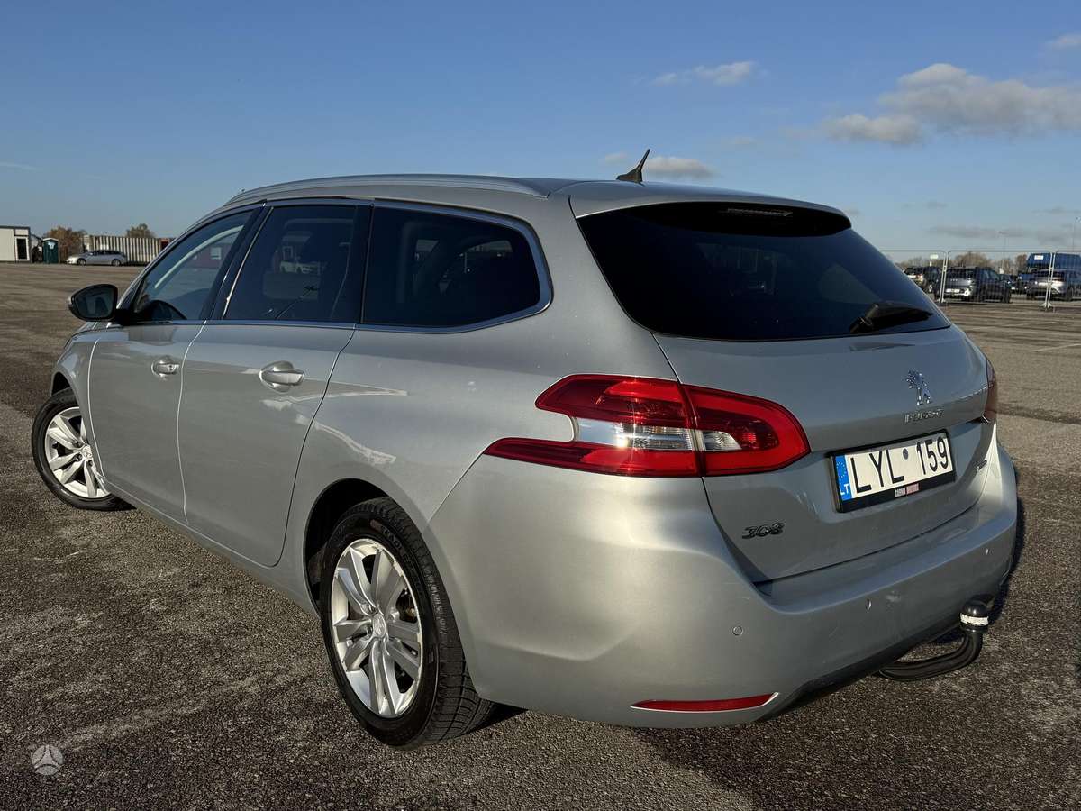 Peugeot 308 2014 — photo 9