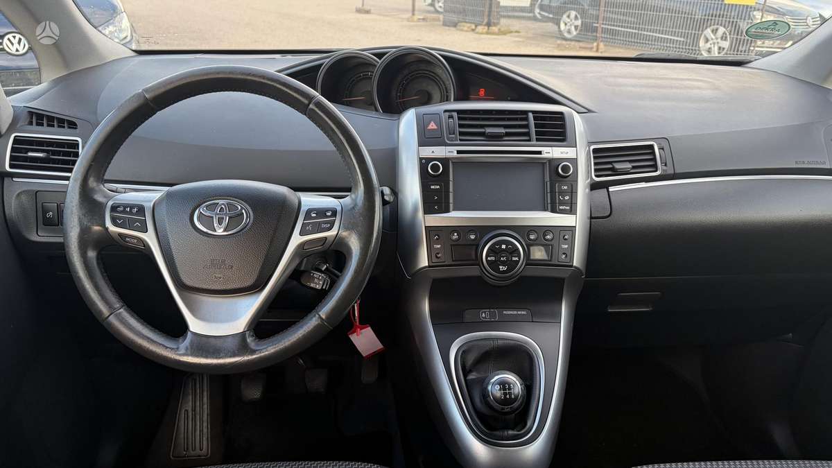 Toyota Verso 2014 — photo 18