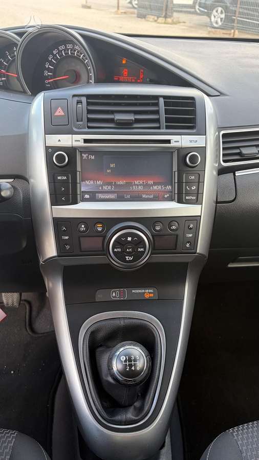 Toyota Verso 2014 — photo 29