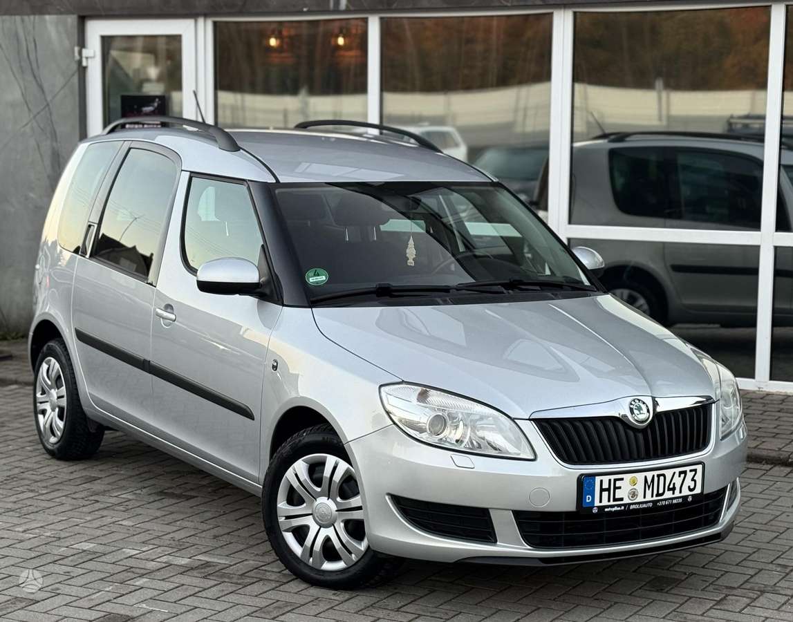 Skoda Roomster 2014 — rear view