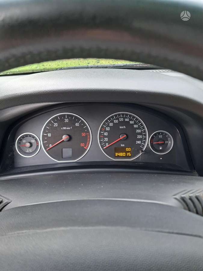 Opel Vectra 2004 — photo 8