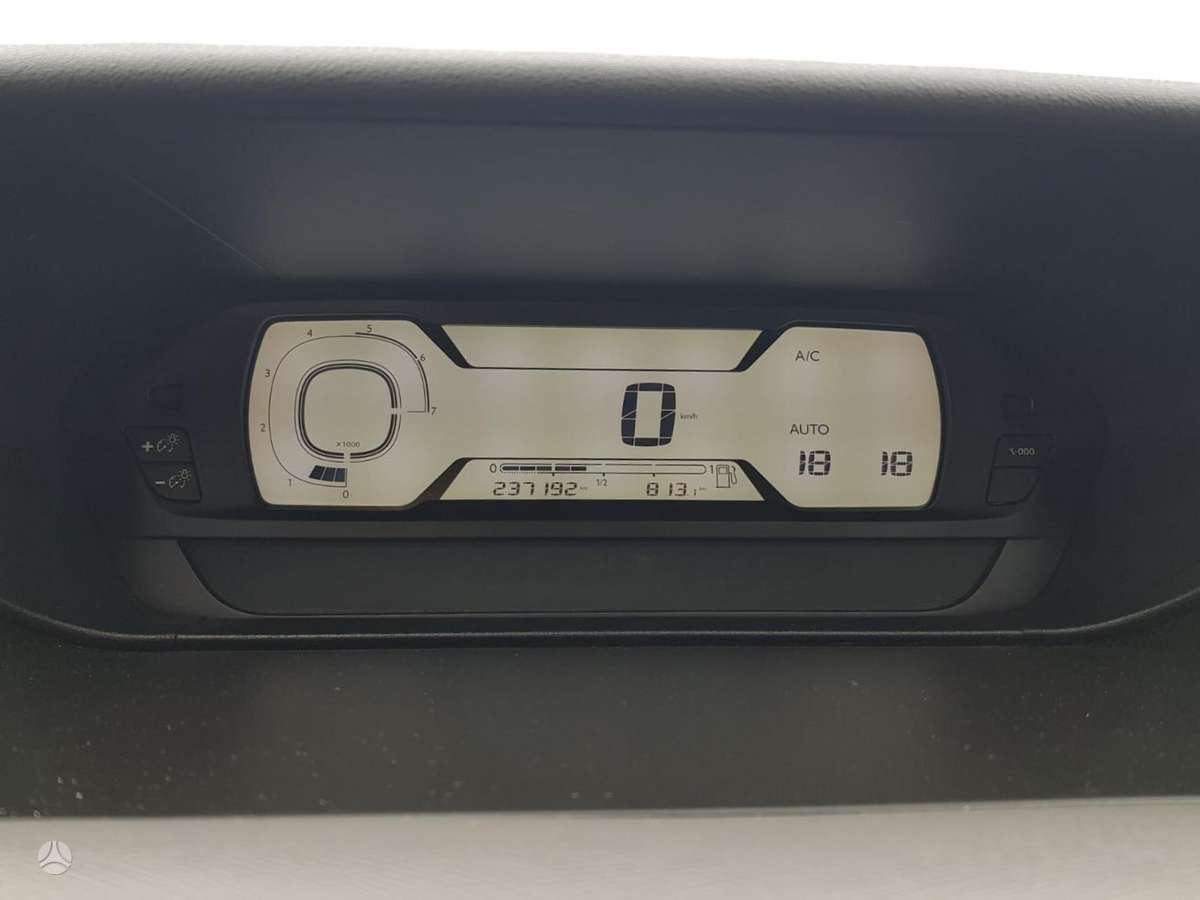Citroen C4 2014 — photo 15