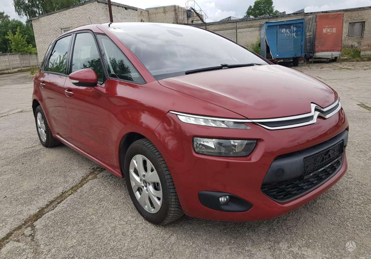 Citroen C4 2014 — interior
