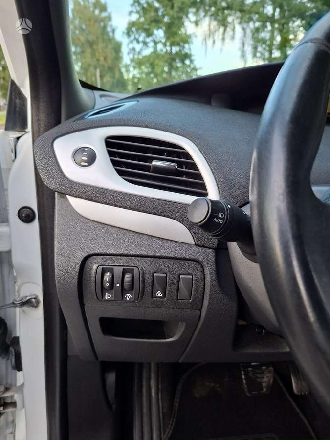 Renault Grand 2014 — photo 17