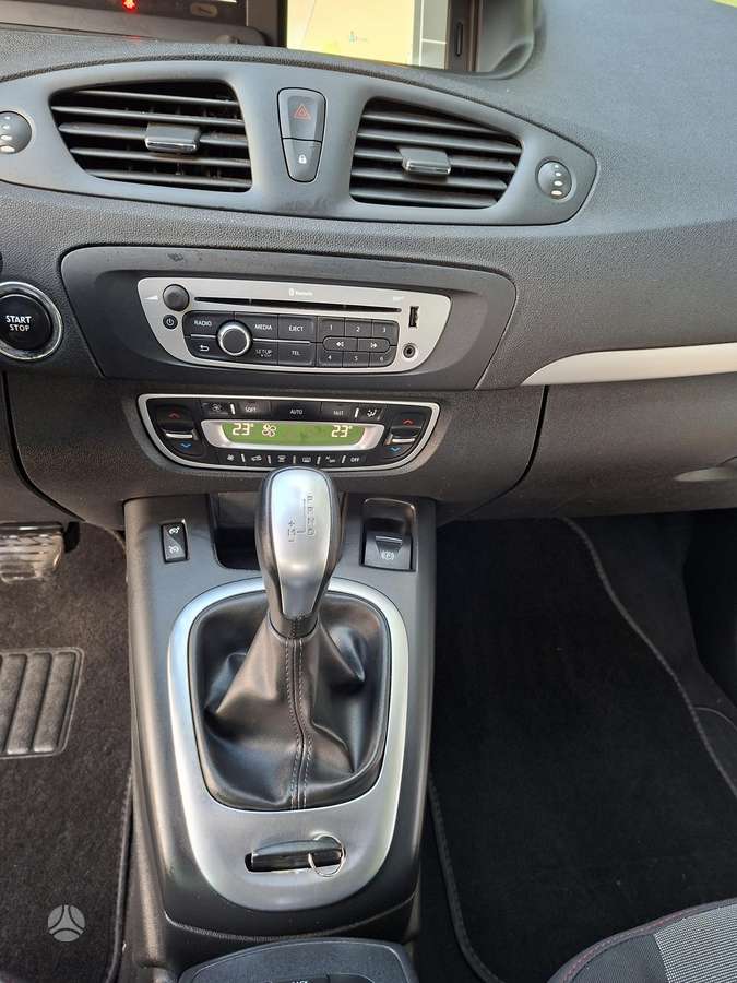 Renault Grand 2014 — photo 20