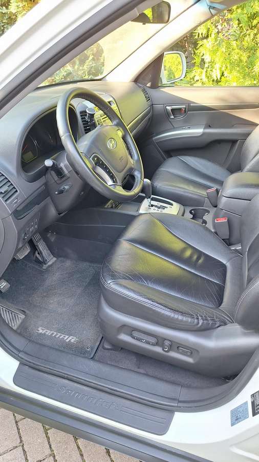 Hyundai Santa 2010 — photo 11