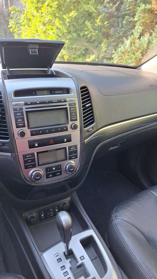 Hyundai Santa 2010 — photo 7