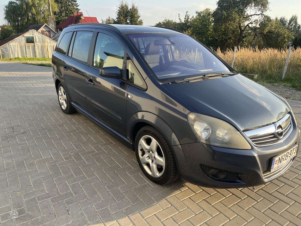 Opel Zafira 2008 — interior
