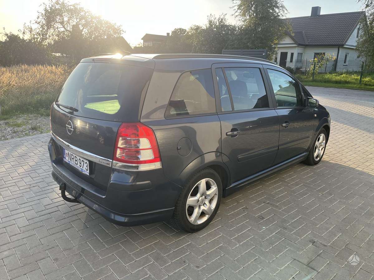 Opel Zafira 2008 — engine 1910 cm³, 150 HP (110kW)