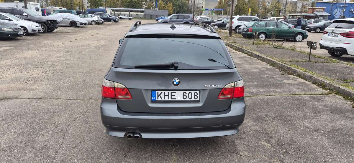 BMW 530 2006 — interior