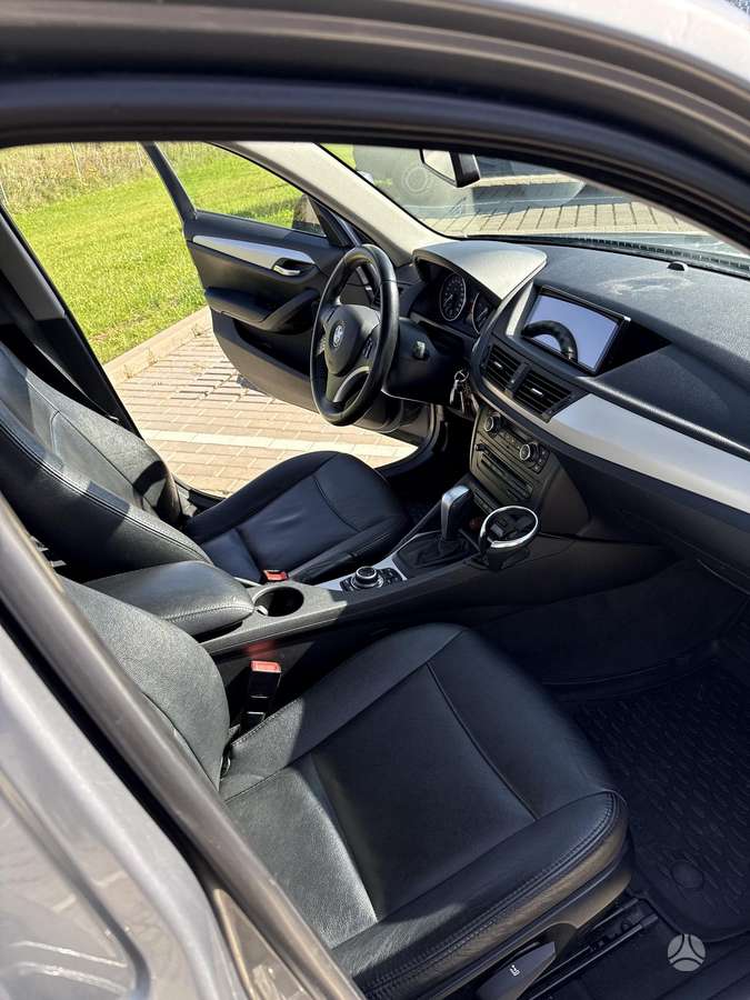 BMW X1 2011 — photo 16
