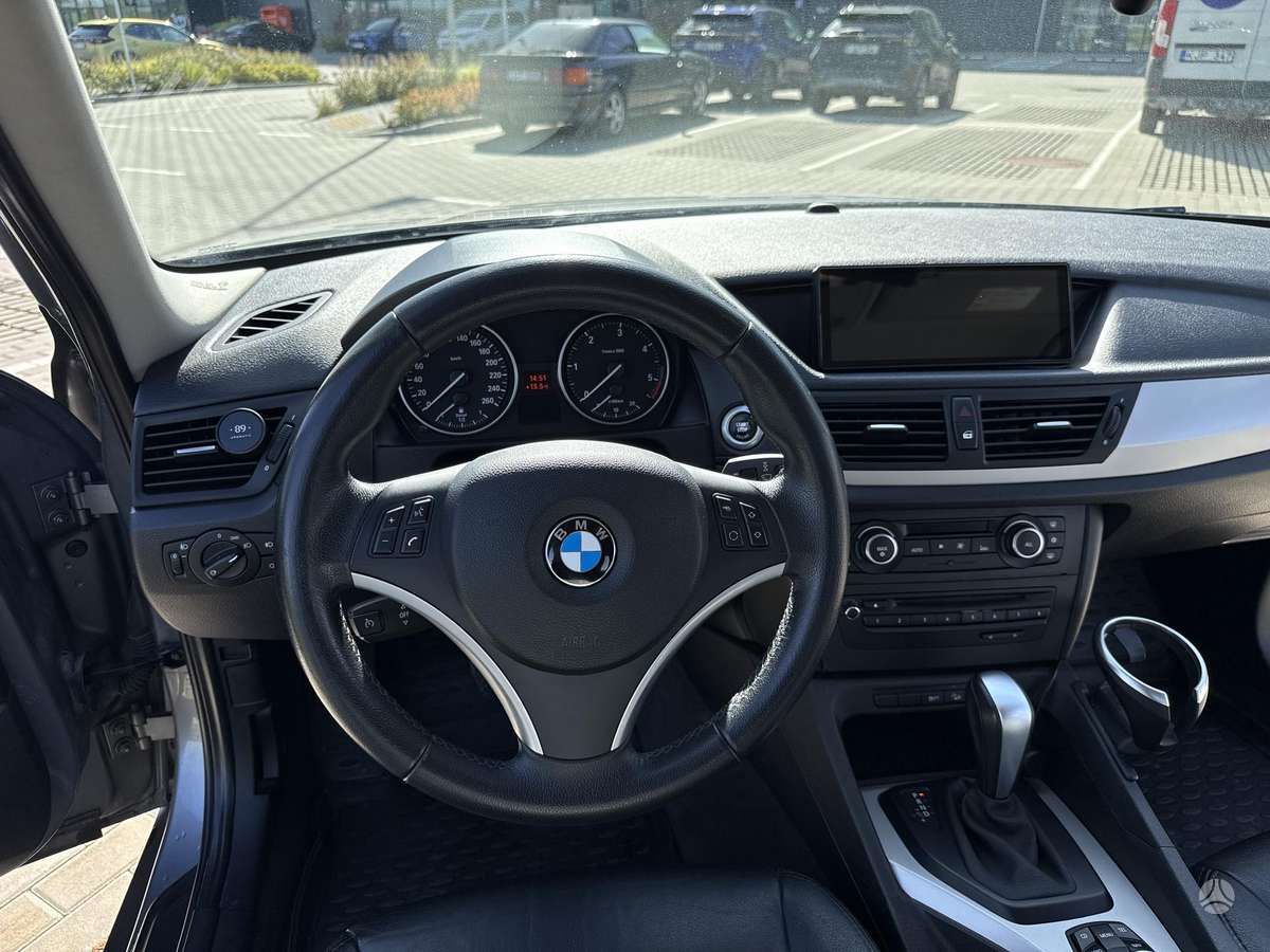 BMW X1 2011 — photo 17