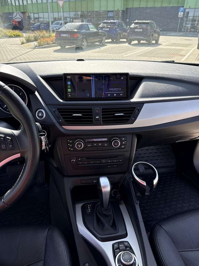 BMW X1 2011 — photo 21