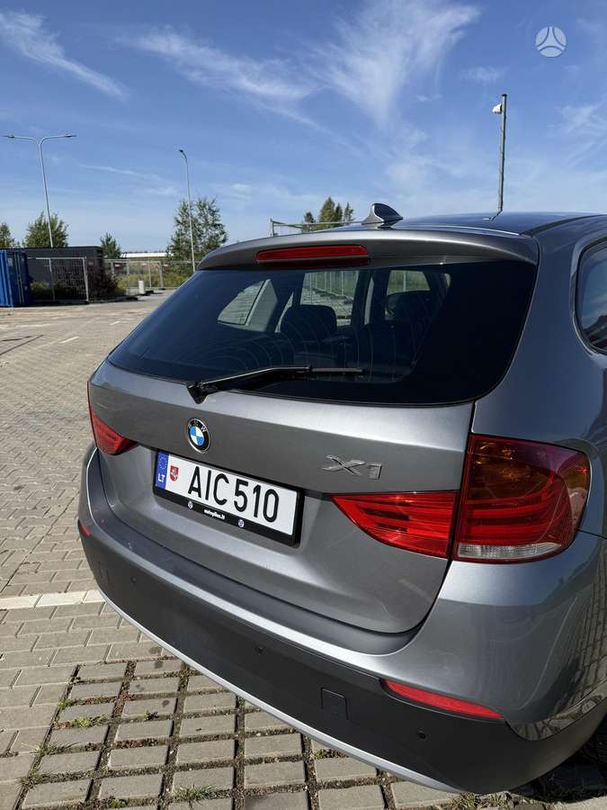 BMW X1 2011 — engine 1995 cm³, 177 HP (130kW)