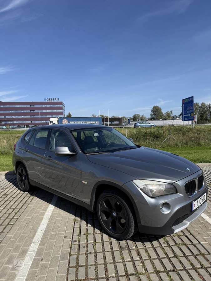 BMW X1 2011 — photo 7