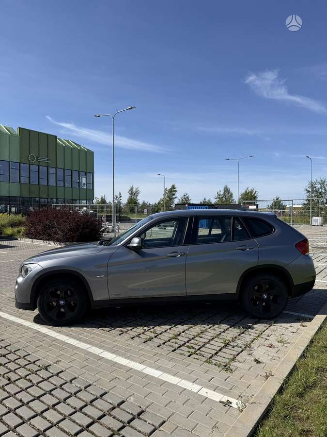 BMW X1 2011 — photo 9