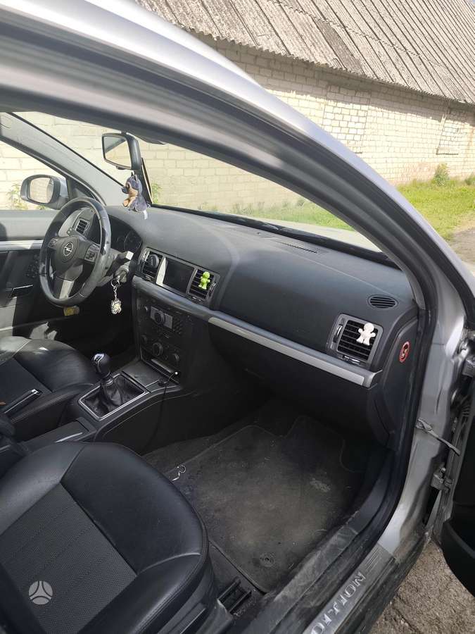 Opel Vectra 2008 — photo 15