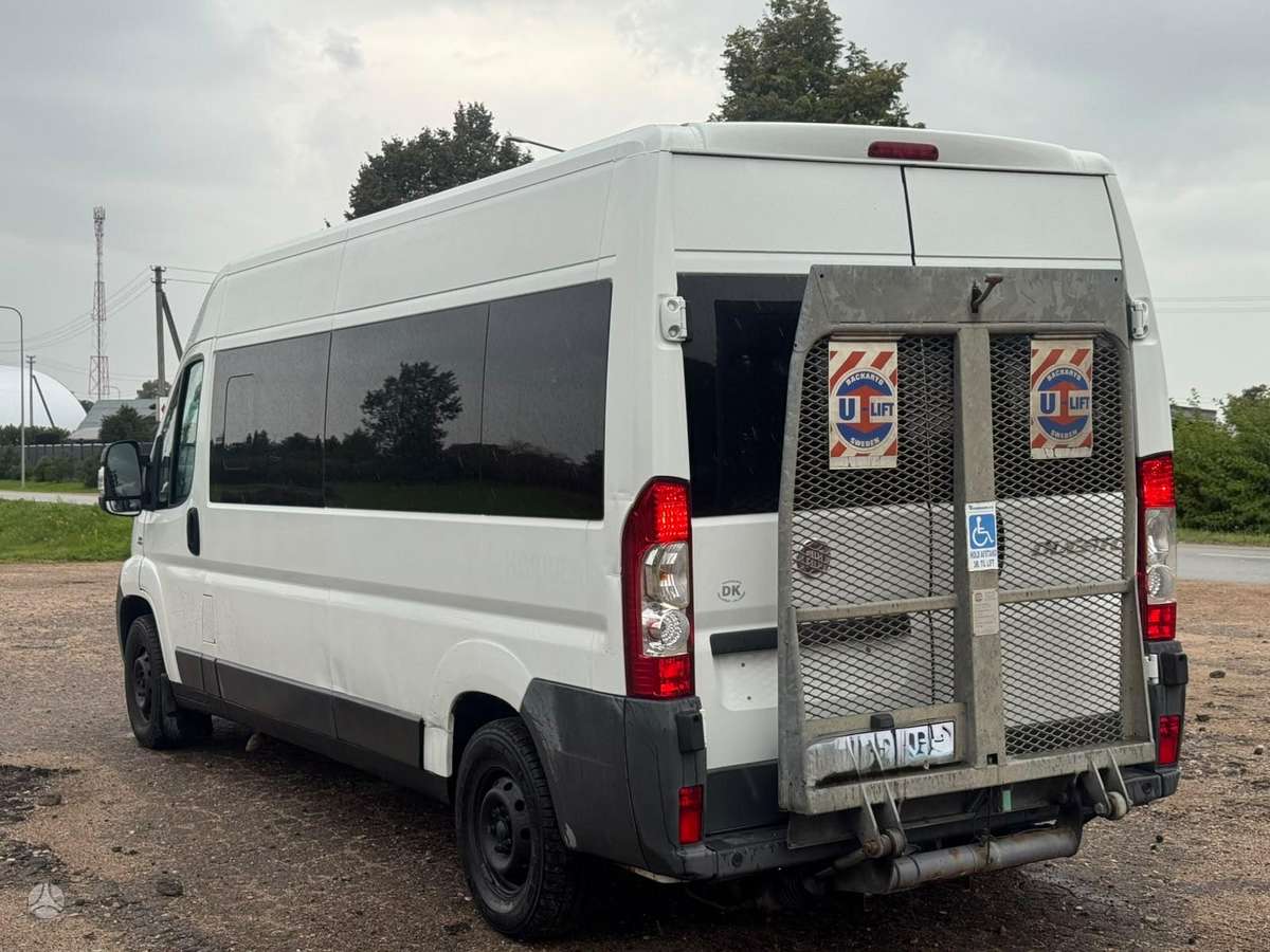 Fiat Ducato 2011 — rear view