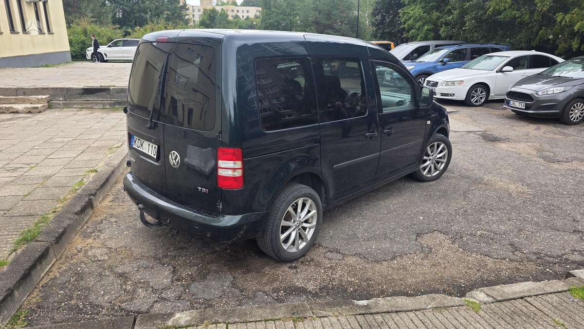 Volkswagen Caddy 2011 — двигун 1598 cm³, 102 HP (75kW)