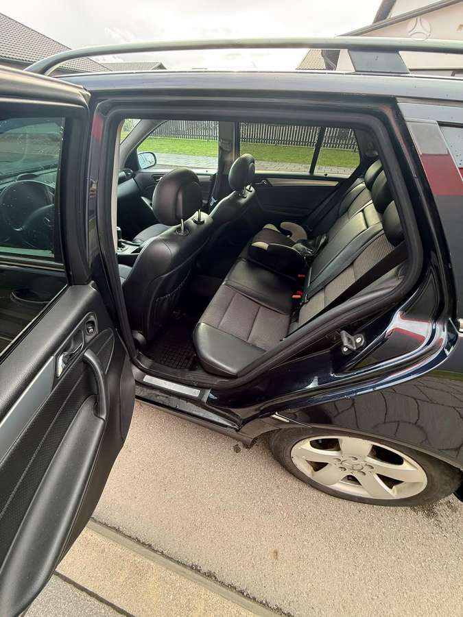 Mercedes-Benz C220 2004 — photo 10
