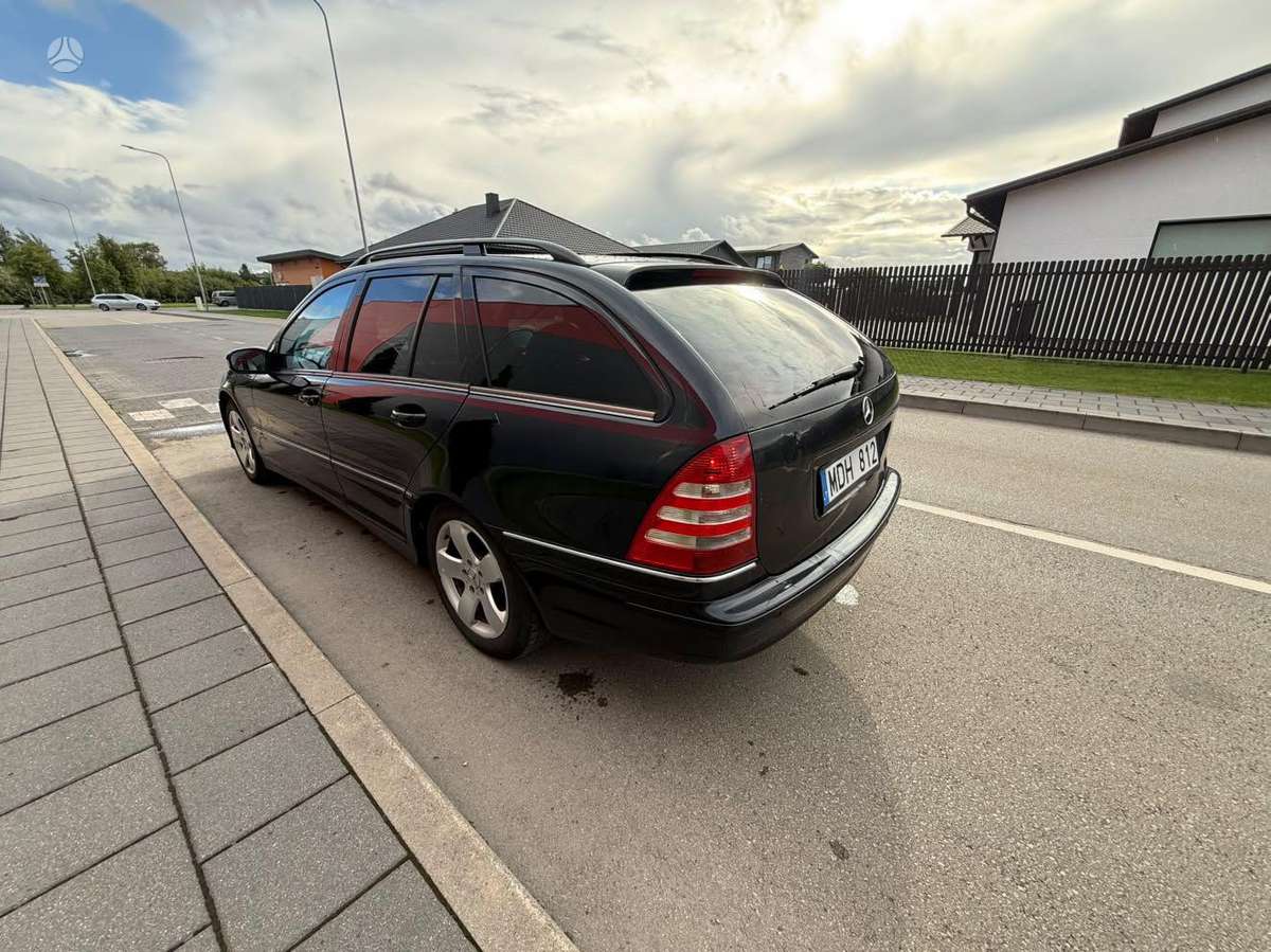 Mercedes-Benz C220 2004 — photo 6