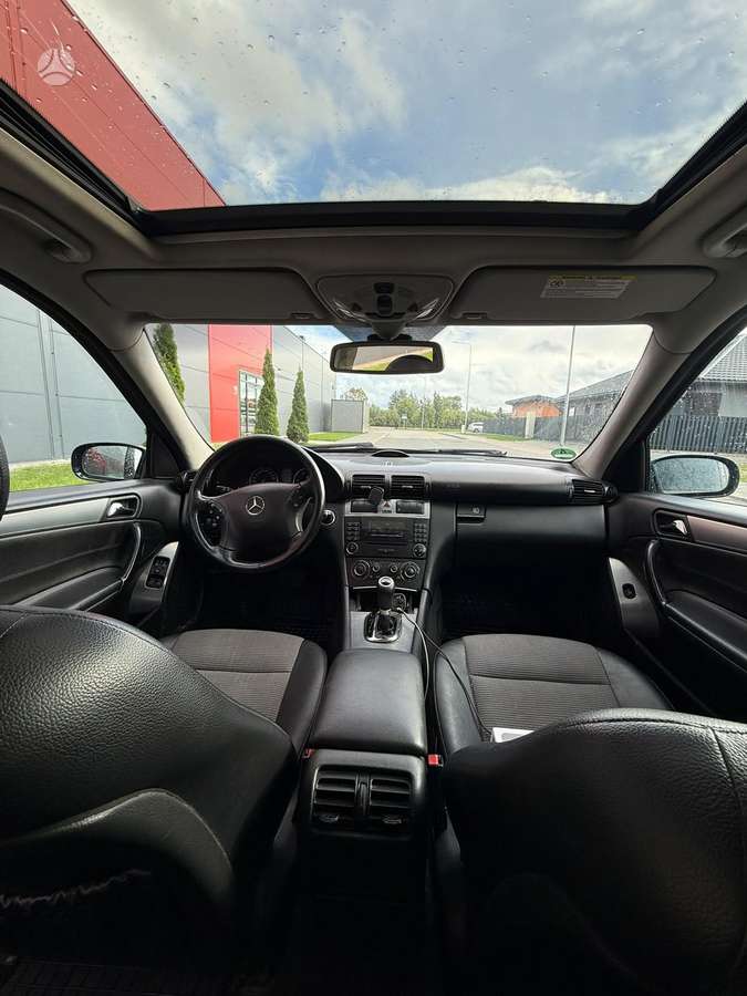 Mercedes-Benz C220 2004 — photo 8