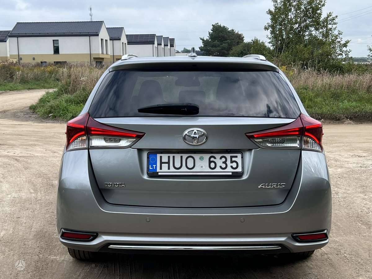 Toyota Auris 2015 — фото 11