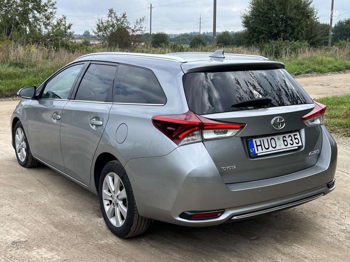 Toyota Auris 2015 — фото 12