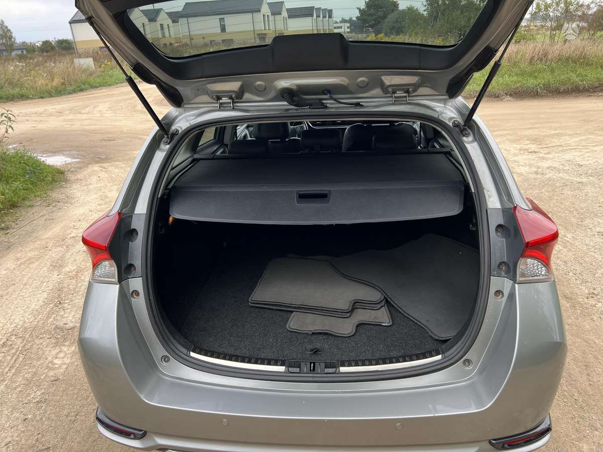 Toyota Auris 2015 — фото 16