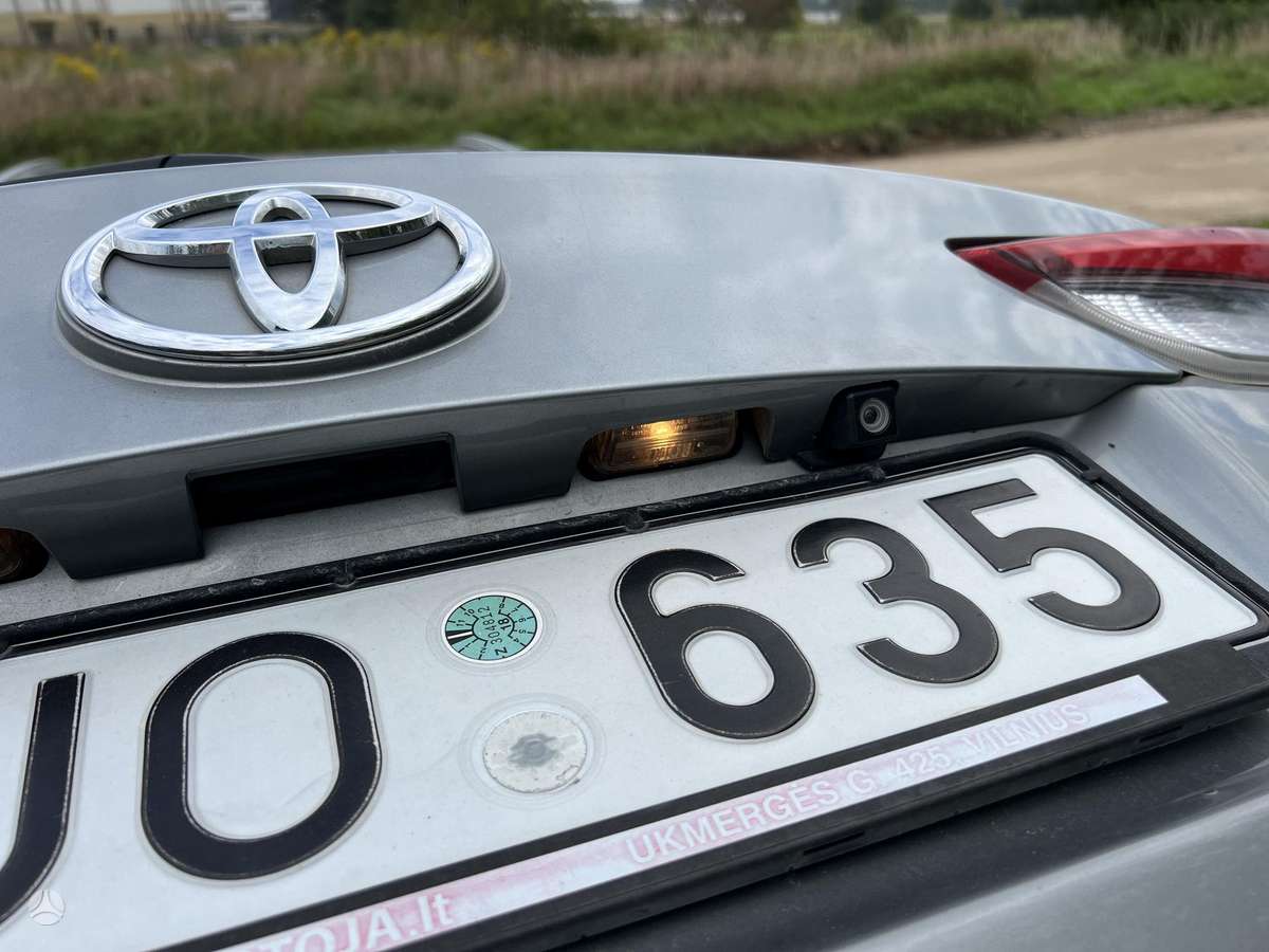 Toyota Auris 2015 — фото 17